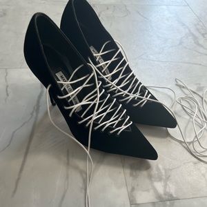 Manolo Blahnik black lace shoes in size 6